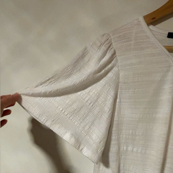 A Love Story NWOT Women's T Shirt With Rhinestone White Crinkle Size XL - Picture 4 of 5